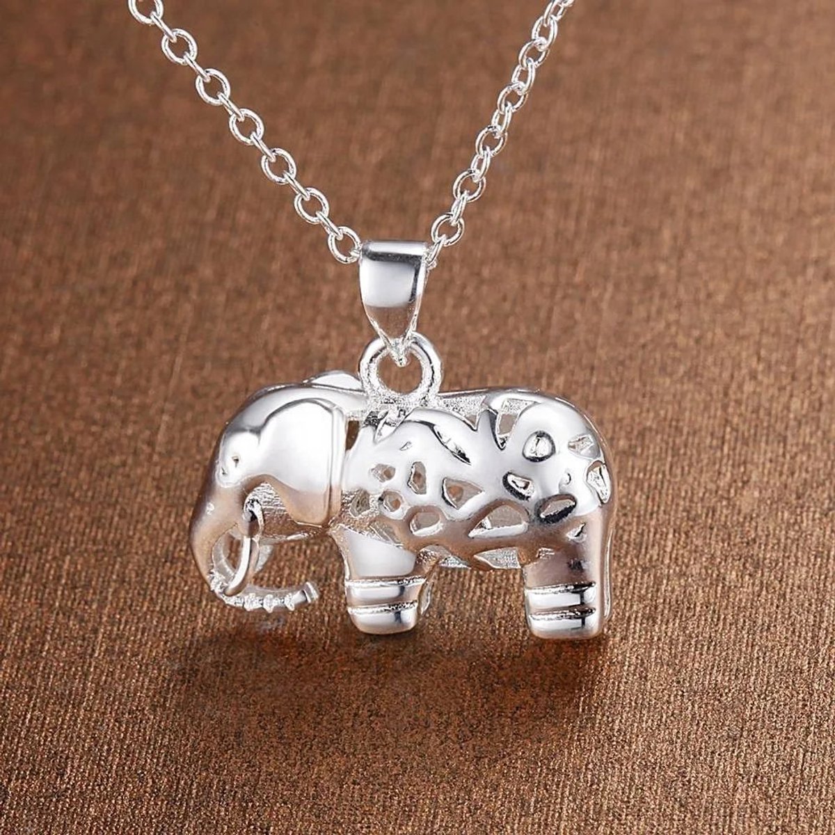 Ketting met hanger Olifant 925 zilver (LN 008)