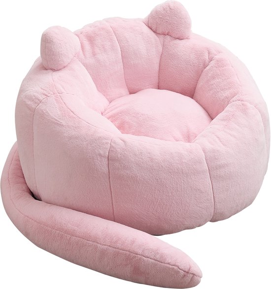 Een roze, pluizige poef met kattenoren en een staart, geïsoleerd op een witte achtergrond.