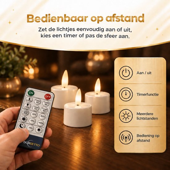 Hand die een afstandsbediening van Dorsetto vasthoudt bij drie oplaadbare led-kaarsen op een tafel.