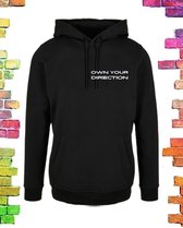 Warme zwarte heren hoodie "Own your direction" | maat 3XL