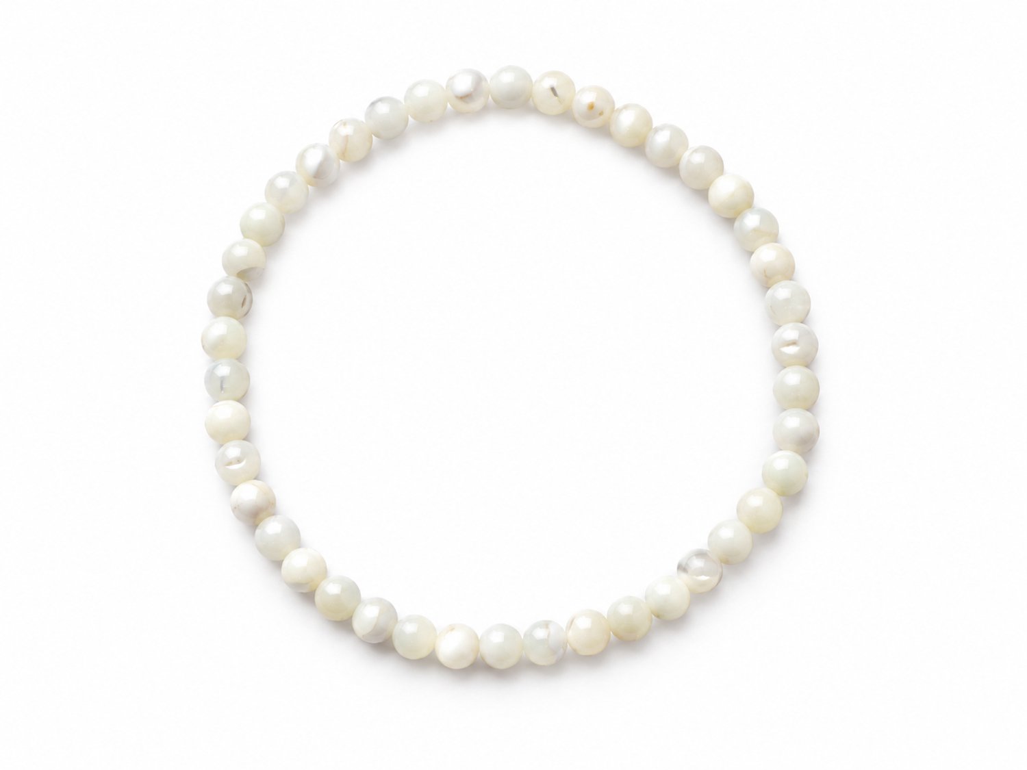 Witte Schelp Armband – Schelpkralen 4 mm – Maat 17 cm – Fijne Witte Kralenarmband voor Dames en Heren – Elegant en Tijdloos Sieraad – Armband - Witte Schelp - Schelp Armband