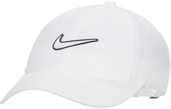Witte Nike baseballpet met een geborduurd zwart Nike Swoosh-logo op de voorkant.
