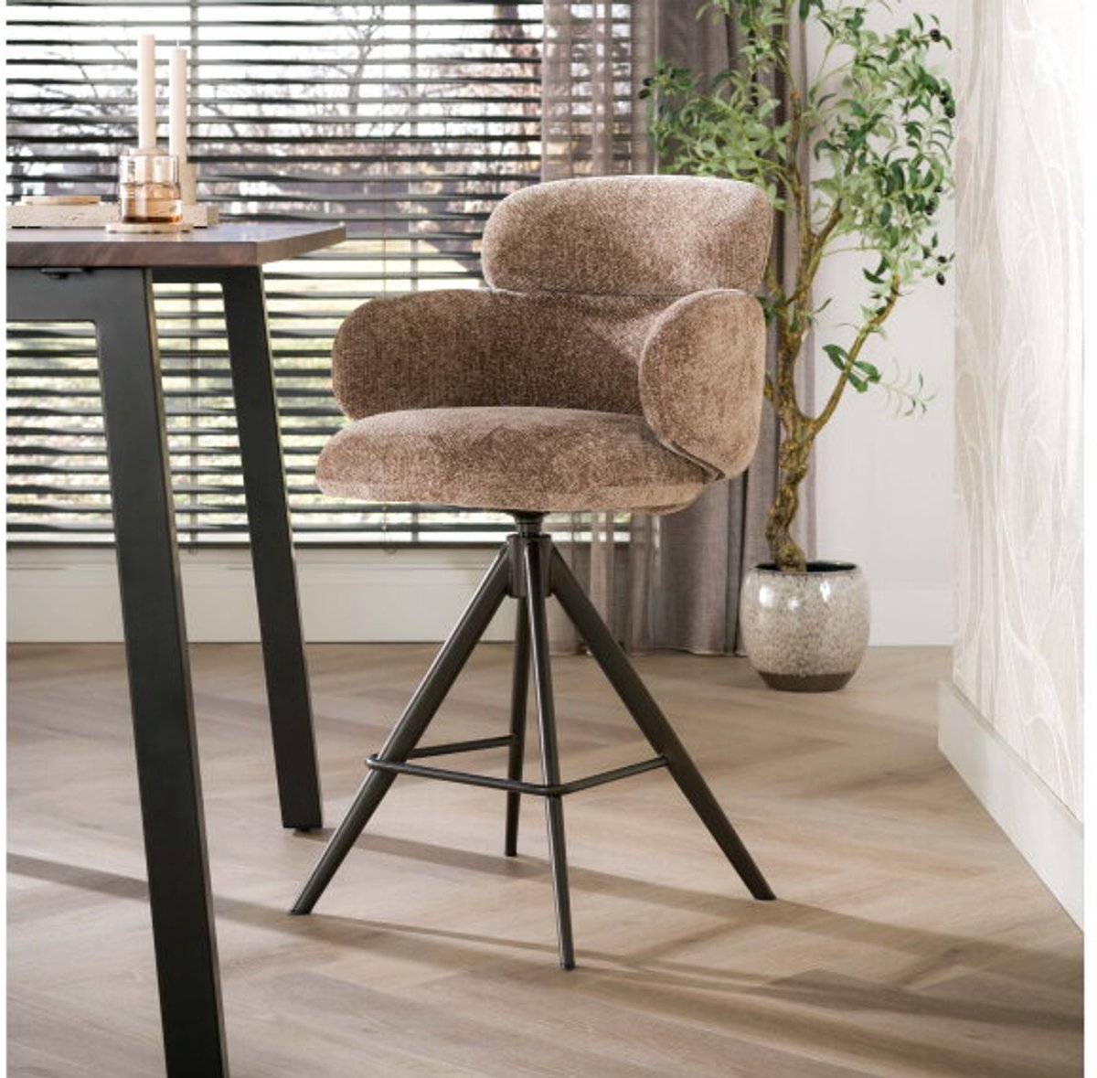 Meubelplaats Barstoel Noma draaibaar - Hoven champagne - bruin - Japandi - 60x60x98 cm - barstoelen set van 2