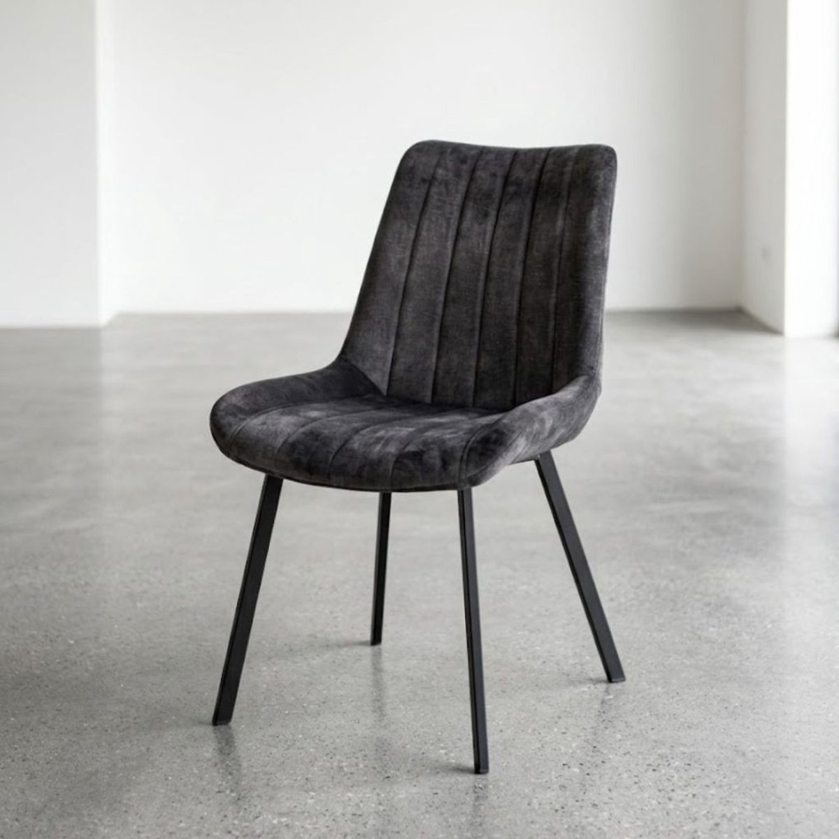 HUUS Eetkamerstoel Dali - Antraciet Velours - Comfortabele Eetkamerstoel - Compact Design