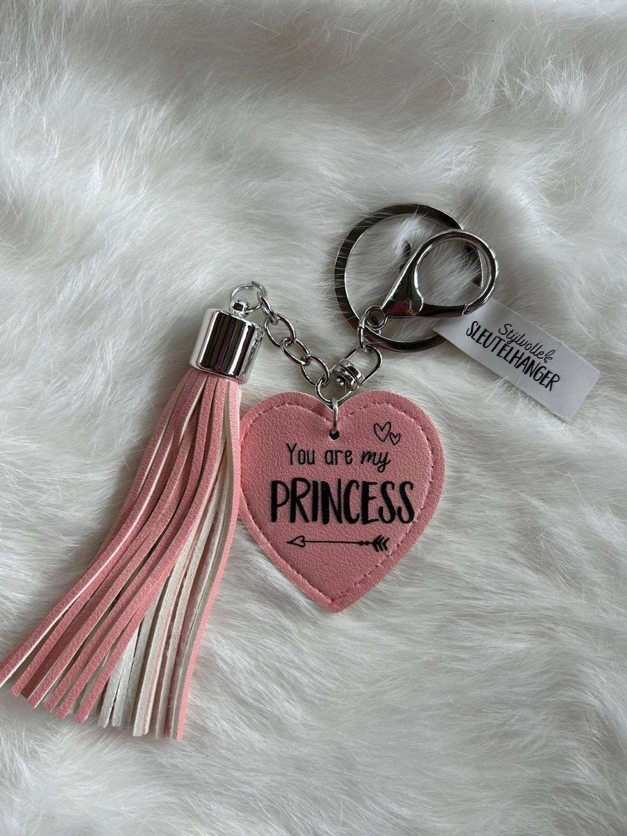 Creaties van hier – Tassel – Tashanger - Sleutelhanger – 17x5 cm – imitatie leer – Princess - met houten hartje