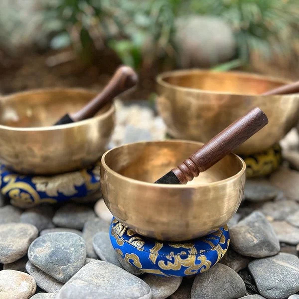 LIDAH® Klankschaal Set - Tibetaanse 3 Klankschalen Set - Meditatie Schaal met Klopper , Aanstrijkhout & Kussen - Singing Bowl Klank Schaal Set - voor Yoga, Chakra, Mindfulness