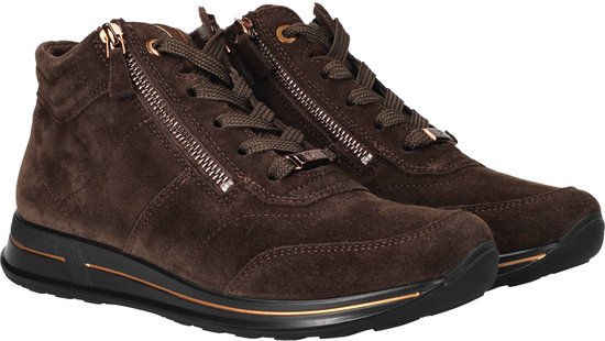 Bruine suède veterschoenen met koperkleurige ritsen en een sportieve zwarte zool.