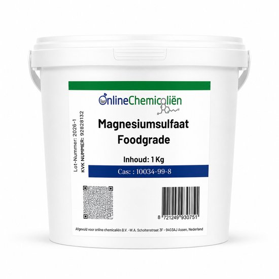 Witte emmer met deksel, met etiket: Magnesiumsulfaat Foodgrade, 1 Kg. OnlineChemicaliën logo.