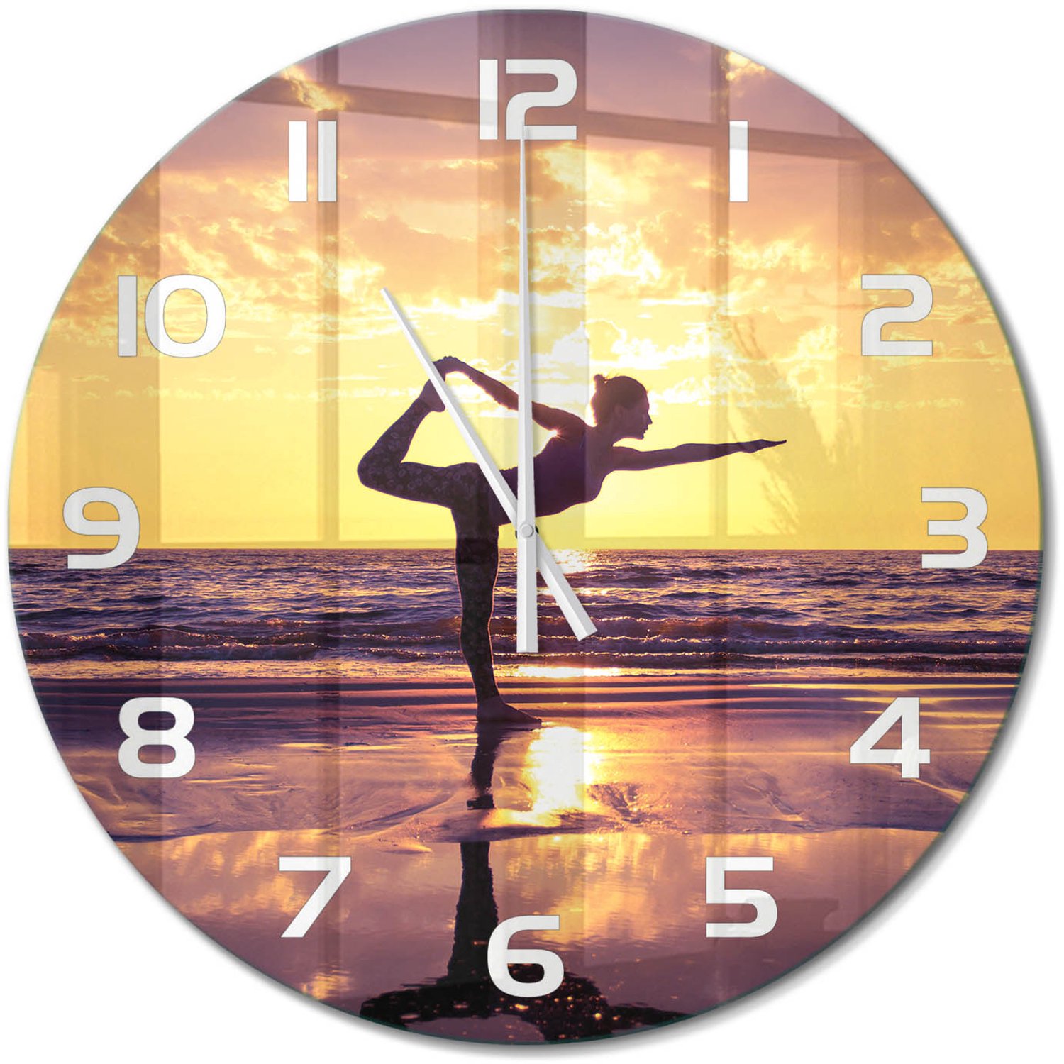 TULUP Wandklok - Yoga op het strand Glazen Klok Met Print - fi60 cm - Geel Wandklok Glas Met Motief - Witte handen - Ronde Klok - Wandklok Glas Decoratie - Gekleurde Glazen Klok