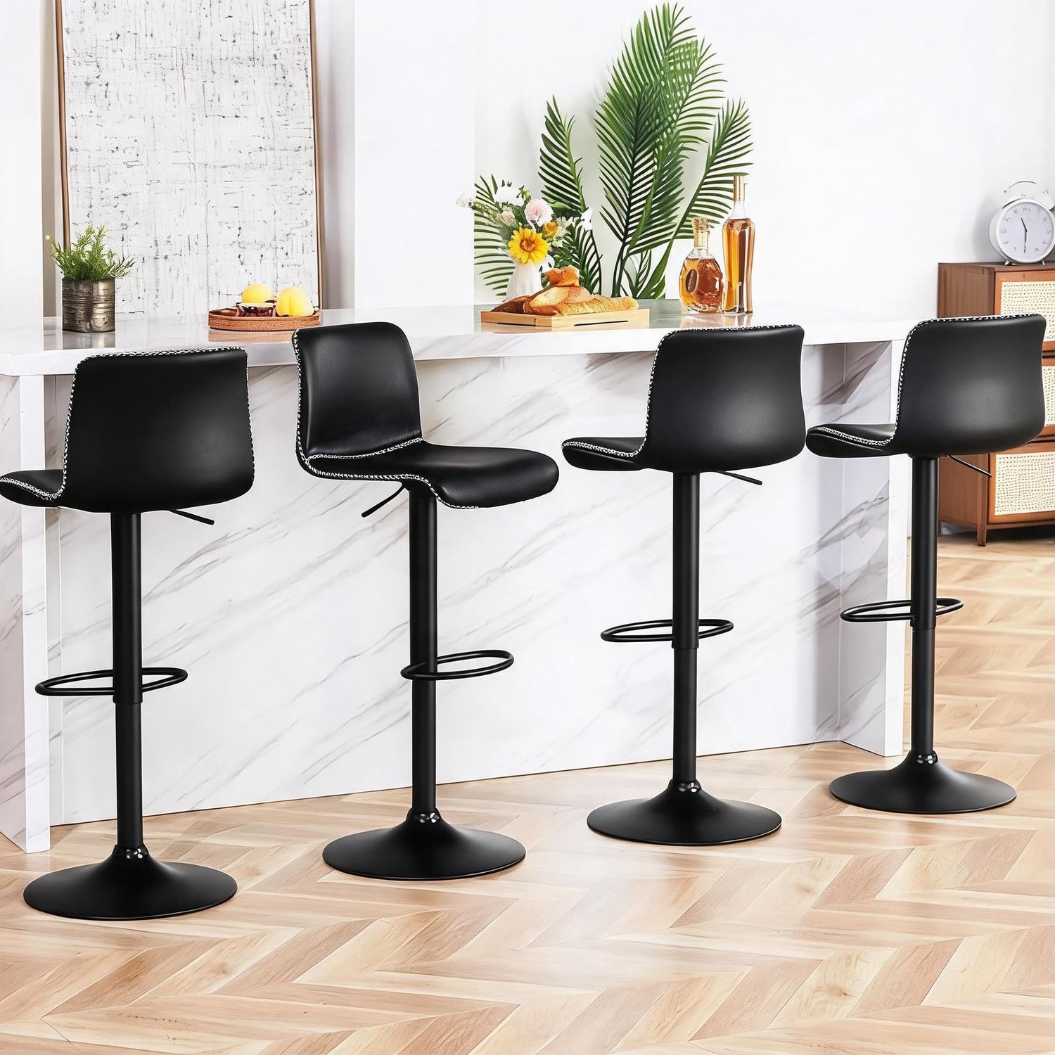 Triumpunpre Barkrukken Set van 4 / Zwarte Draaibare Barstoelen - PU Leder met Verstelbare Hoogte (61-83 cm), Voetsteun & Ergonomische Rugleuning - Max. 136 kg - Voor Keuken, Bar & Eetkamer