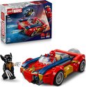LEGO Marvel Spider-Man auto versus Venomized Wolverine speelgoed. Een rode, blauwe en gouden auto met LEGO minifiguren van Spider-Man en Venomized Wolverine.