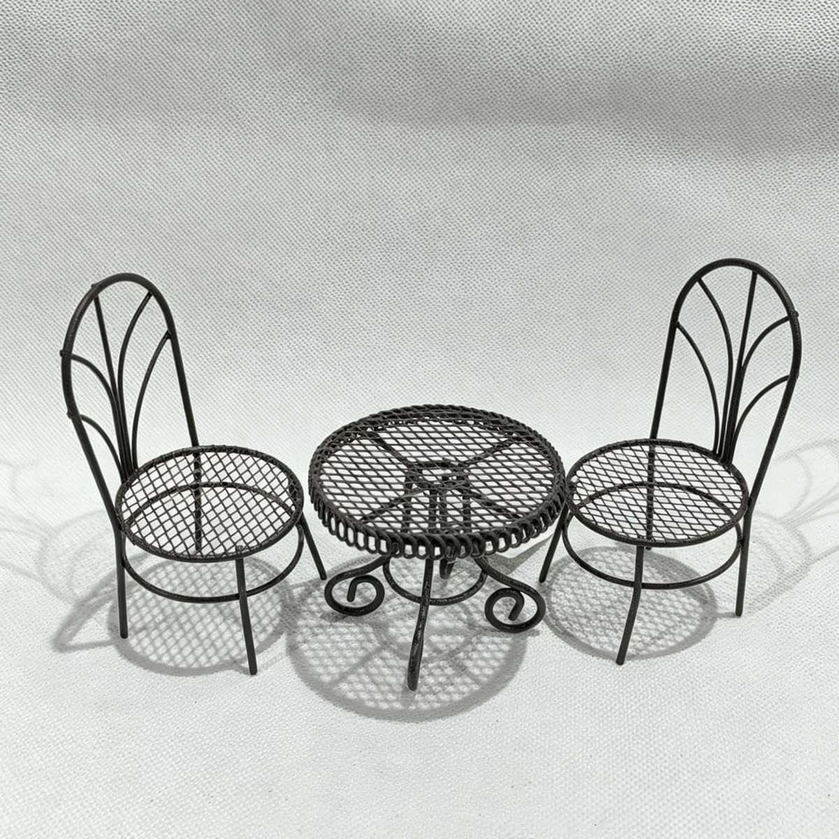 Miniatuurset van 3 metalen tafel en stoelen voor tuindecoratie, vintage stijl, ideaal voor een feeërieke tuin of vensterbank