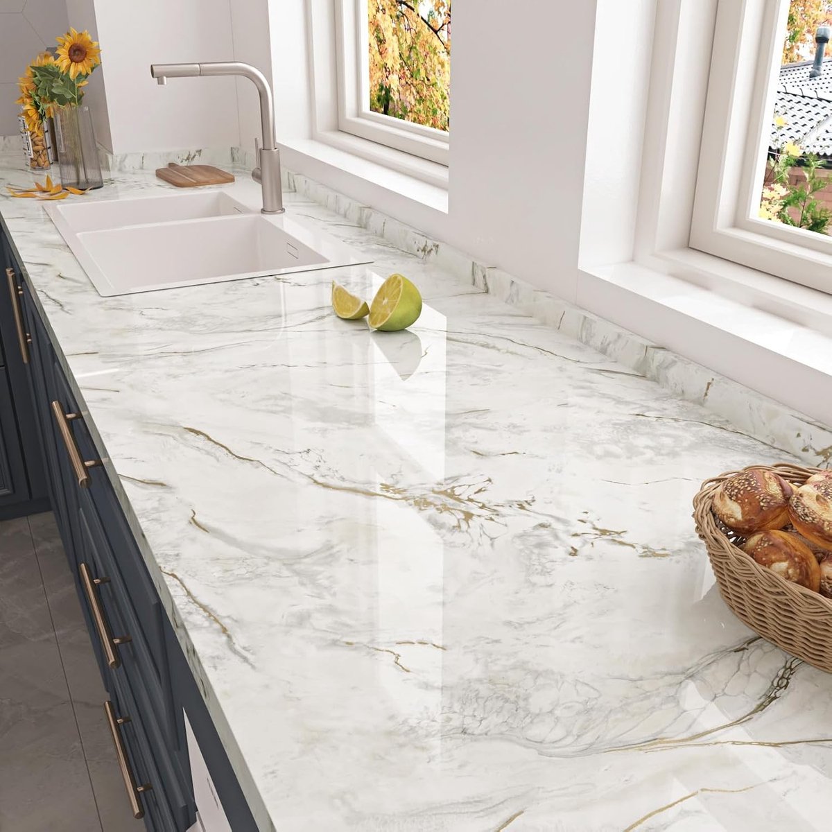 Marmerlook Behang voor Keuken - Wasbare Peel en Stick Wandbekleding - Zelfklevende Vinyl Wrap in Wit en Goud - 40cm X 200cm