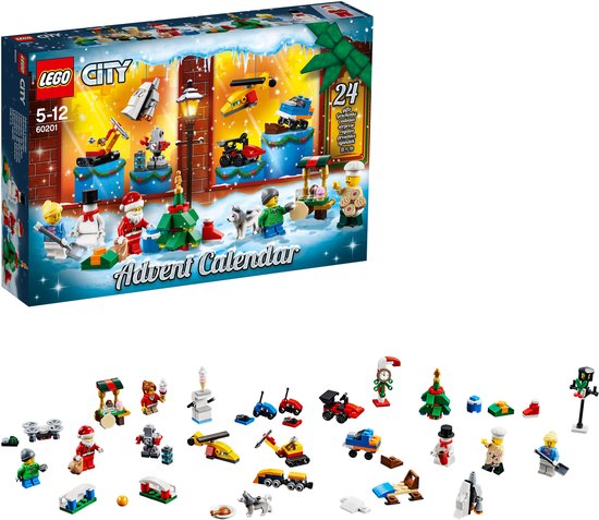 Lego City adventskalender met 24 verrassingen, waaronder speelgoed en kerstfiguren.