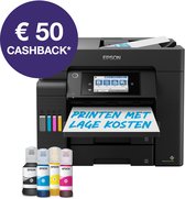Zwarte Epson EcoTank printer met 50 euro cashback sticker, vier inktflessen en blad met tekst 'printen met lage kosten'.