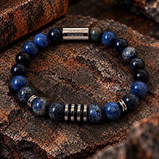 Armband met blauwe natuurstenen kralen, stalen accenten en een sluiting gegraveerd met "DRAGON bracelets".