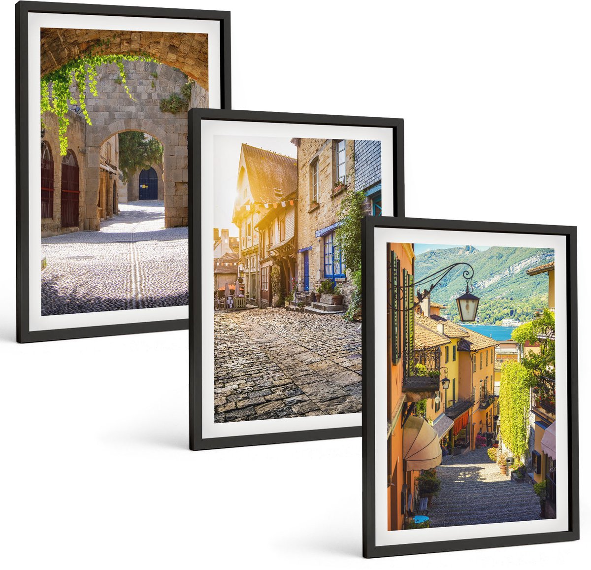 Coloray 3-Delige Schilderij Set - Sfeervolle Straatjes Met Stenen Gebouwen En Poorten. - 40 x 60 cm - Muurdecoratie - Wanddecoratie - Hal - Woonkamer Decoratie
