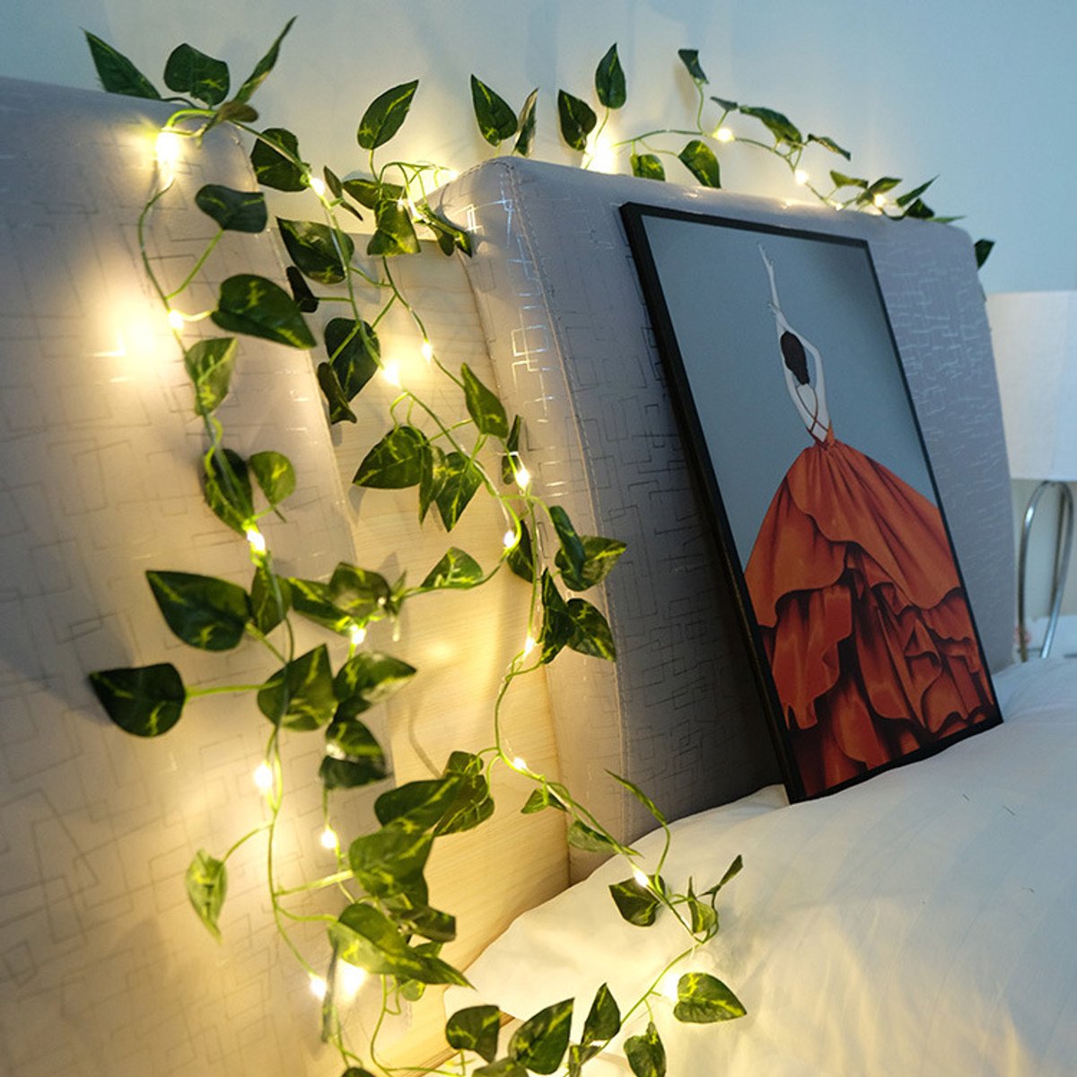 Kunstplant Klimop Slinger Met 20 LED Lampjes - 2 Meter Koperdraad Lichtsnoer - Warm Wit Licht - USB Voeding - Bladeren Slinger Verlichting voor Slaapkamer, Muur, Raam, Feest, Bruiloft en Woondecoratie