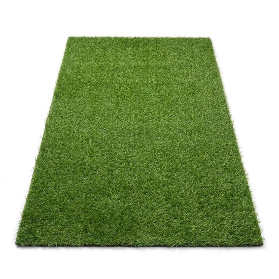 Een groene kunstgrasmat op een witte achtergrond.