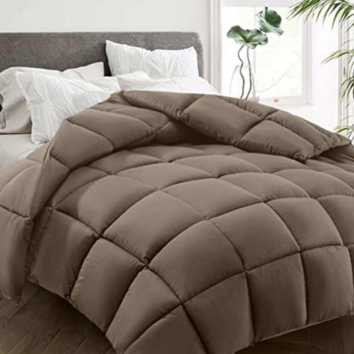 All Season Queen Size Dekbed - Afkoelend en Warm - Machine Wasbaar - Taupe
