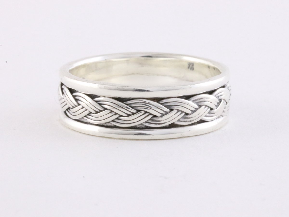 Zilveren ring met vlechtmotief - maat 21