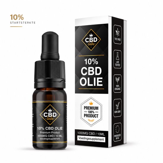 Zwarte druppelfles met gouden label waarop 'CBD labs 10% CBD olie' staat, naast een verpakking.