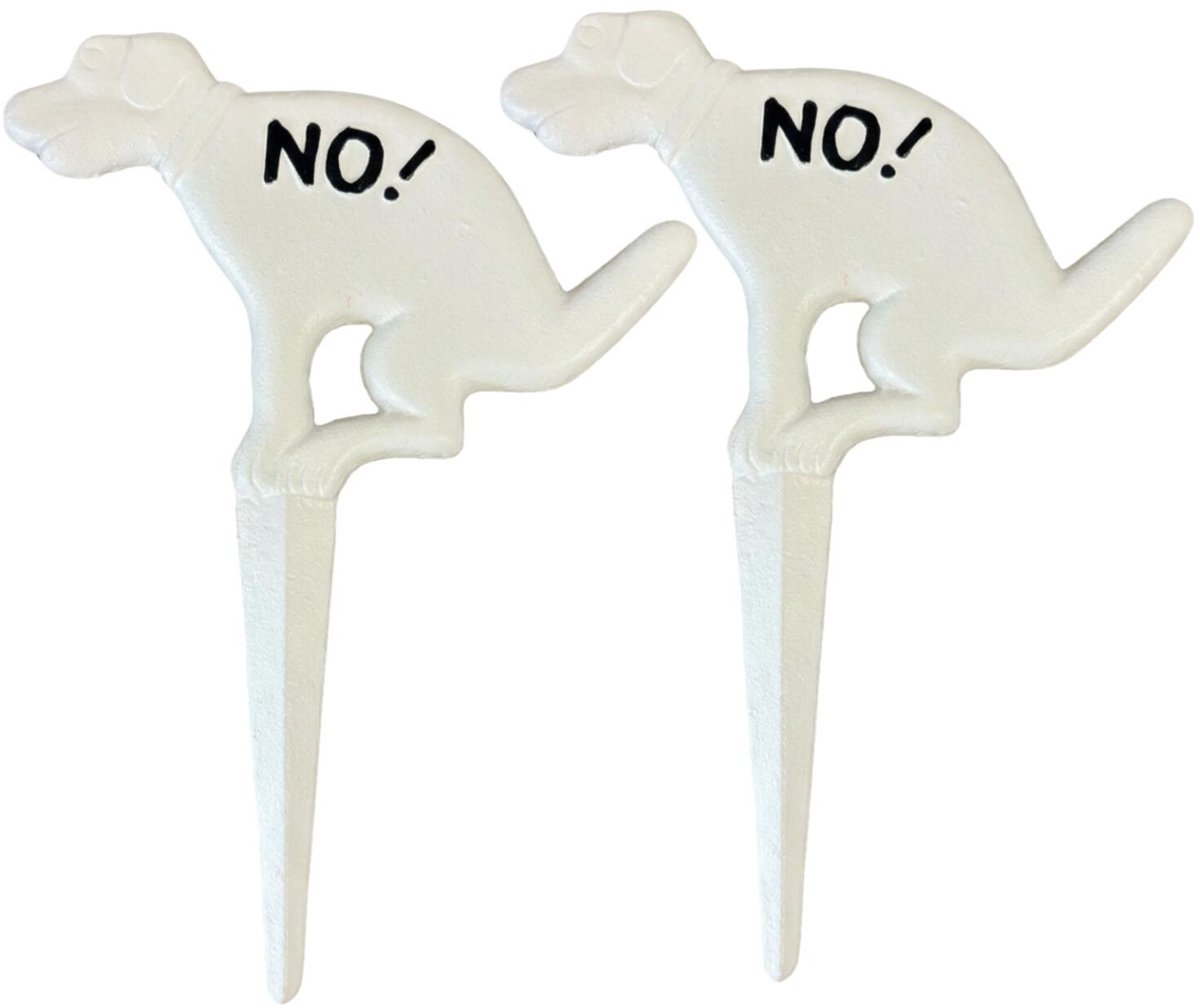 Bellatio Decorations Hondenbordje op steker - 2x - wit - niet poepen - gietijzer - 27 cm - hondenpoep gazon bordje