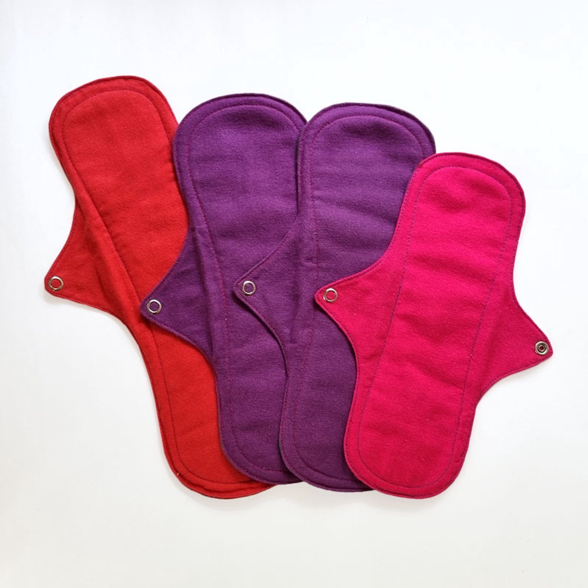 Eco Femme Medium Flow Kit - Vibrant Organic Range - wasbaar maandverband pakket voor gemiddelde menstruatie - Dagverband - Nachtverband - M, L en XL - 4 stuks - 100 % Biologisch katoen - GOTS - donker