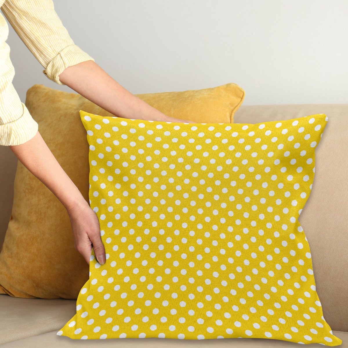 ABAKUHAUS Geel Sierkussenhoes, Picnic Geïnspireerd 50s 60s 70s Thema Polka Stip Retro Spotted Patroon Print, Decoratieve Vierkante Sierkussenhoes, 50 x 50 cm, Geel Wit