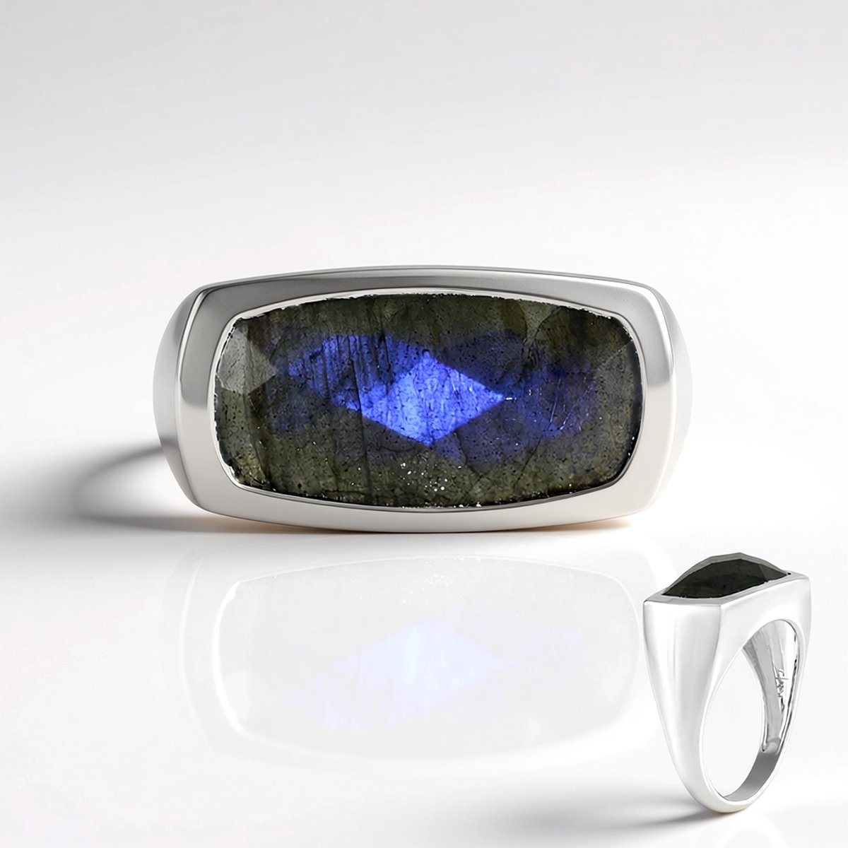 Cavill - Zilveren Ring - 925 Sterling Zilver - Blauwe Minary Labradoriet 6,75 ct - Antiek Schaakbord Geslepen - Elegante Damesring Madagaskar