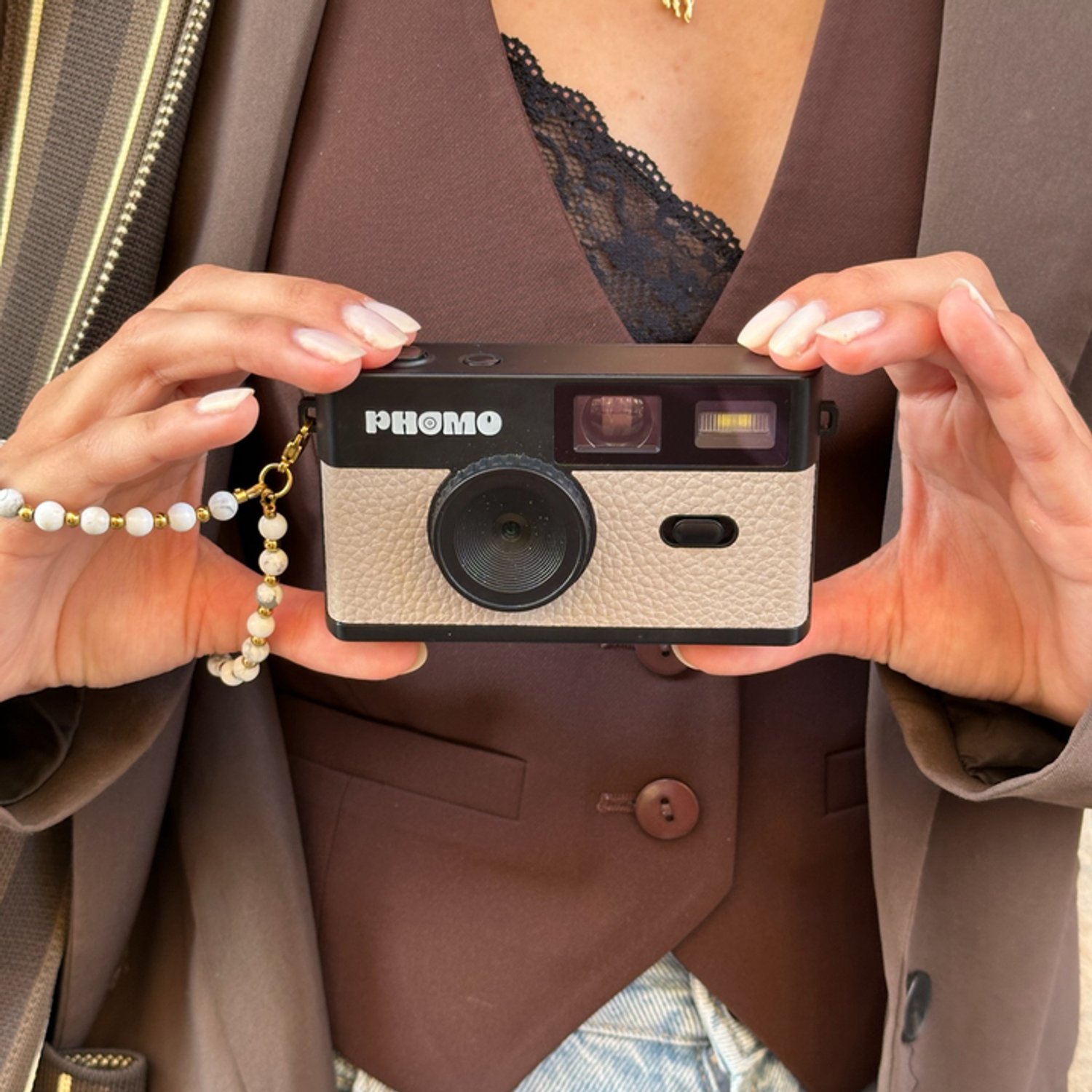 Phomo Digitale Retro Camera -Compact Camera - 8MP - 4 Retrofilters - Flits - SD-kaart - USB-C - Taupe thumbnail 6