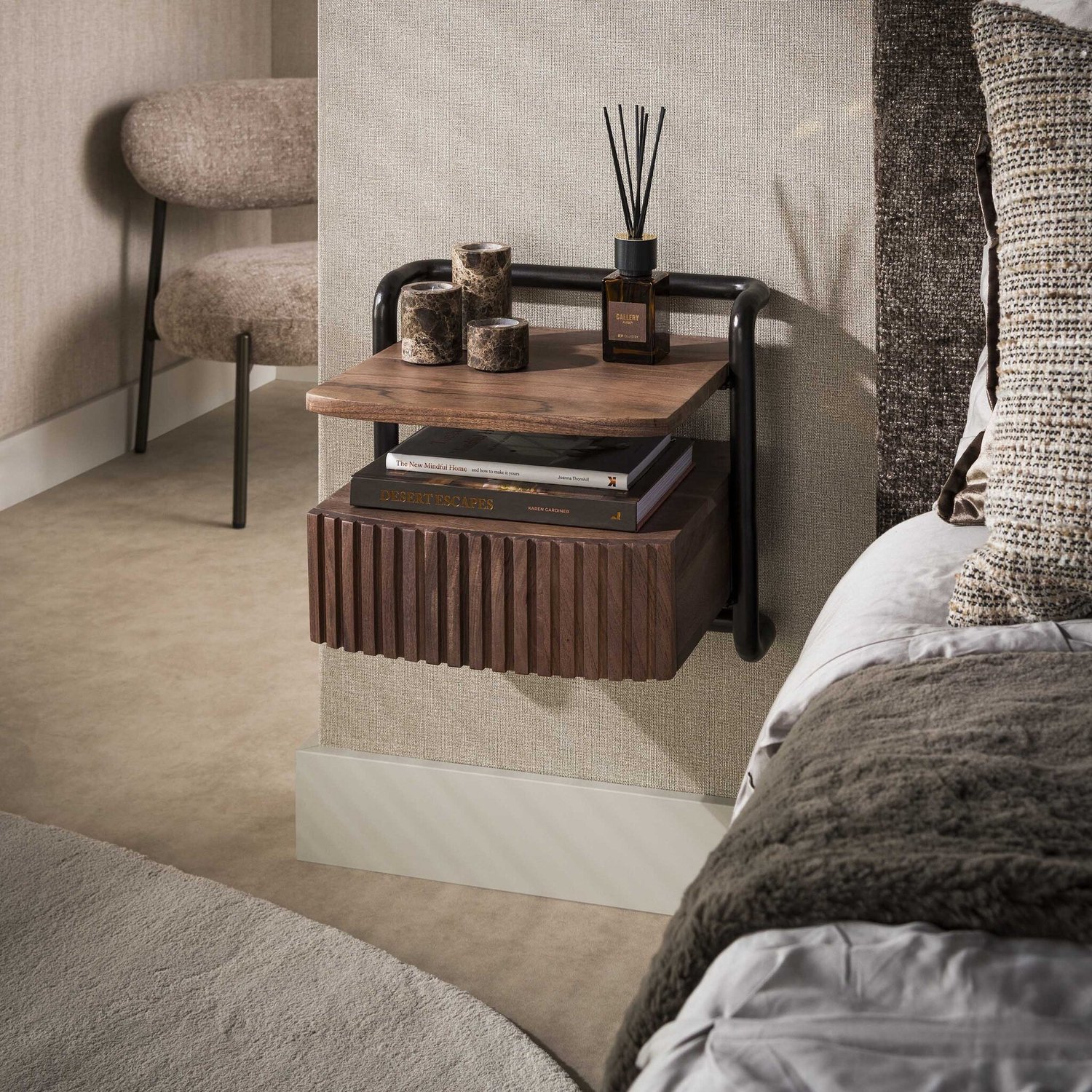 Alaska Linea - Nachtkastje zwevend - 1 lade - Massief acacia bruin - 40 x 35 x 37 cm