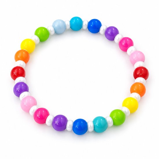 Regenboogkleurige kinderarmband met ronde, veelkleurige kralen en witte parels.