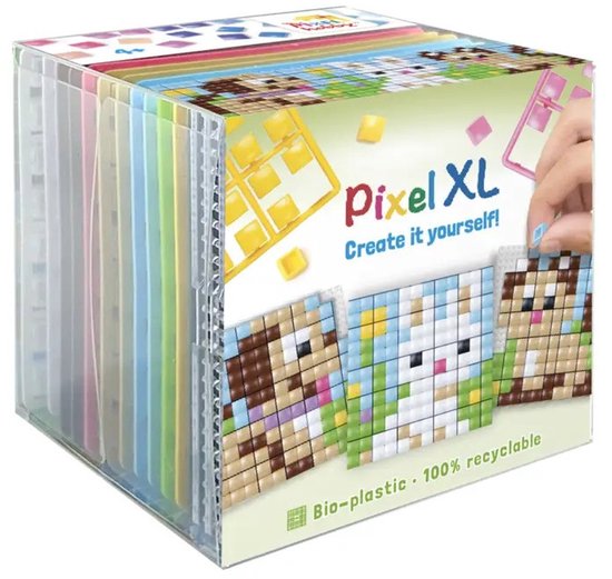 Cube Pixel XL avec diverses images d'animaux domestiques, comme un chien et un lapin, fabriquées à partir de petits carrés colorés. Texte : 'Pixel XL Create it yourself!'