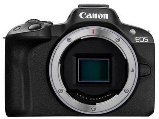 Canon EOS R50 systeemcamera in het zwart, met RF-S 18-45mm lensvatting, 24.2 MP sensor en kantelbaar touchscreen.
