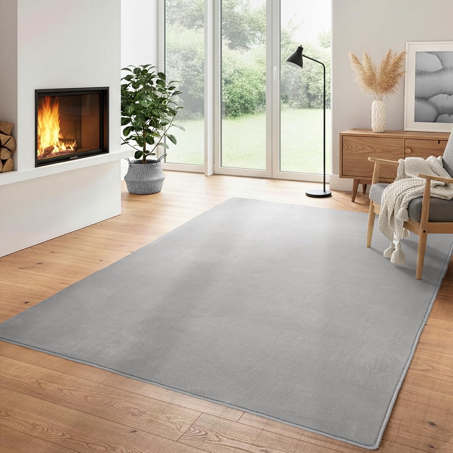 Moderne pluizige kortharige tapijt in effen kleur, met onderkant, wasbaar en zacht, Kleur: Zilvere kleur, Maat: 60 x 110 cm