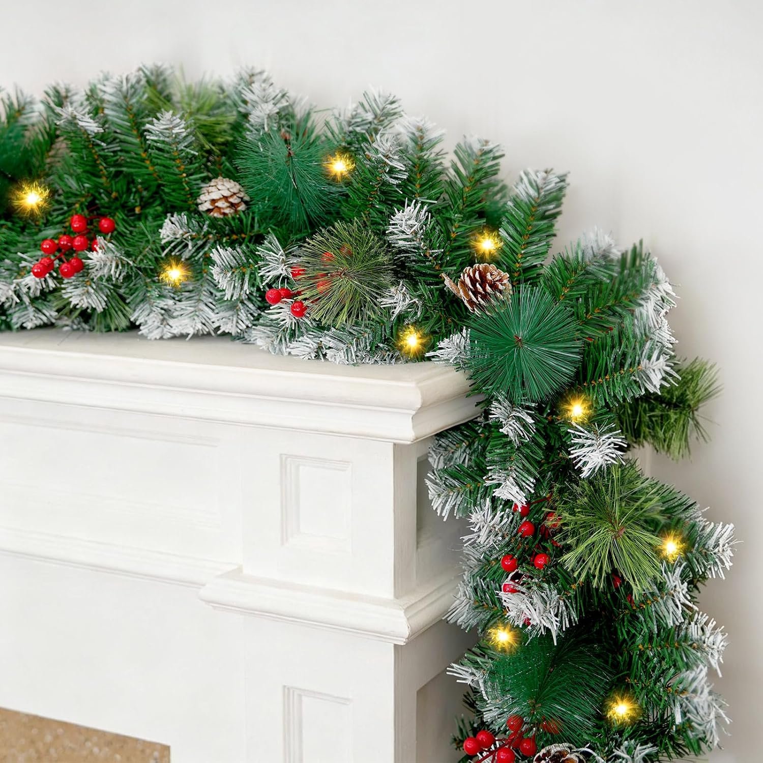 Kerstslinger met ledverlichting, 270 cm kunstdennenslinger met 50 warmwitte lampen, weelderige kerstdecoratie voor binnen en buiten