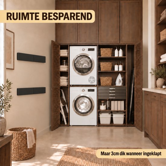 Een badkamer met een ruimtebesparend, ingeklapt zwart wanddroogrek van 3 cm dik, naast een wasmachine en manden.