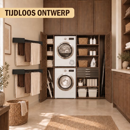 Een moderne, opgeruimde wasruimte met twee wasmachines, houten kasten, manden en een inklapbaar droogrek met handdoeken.