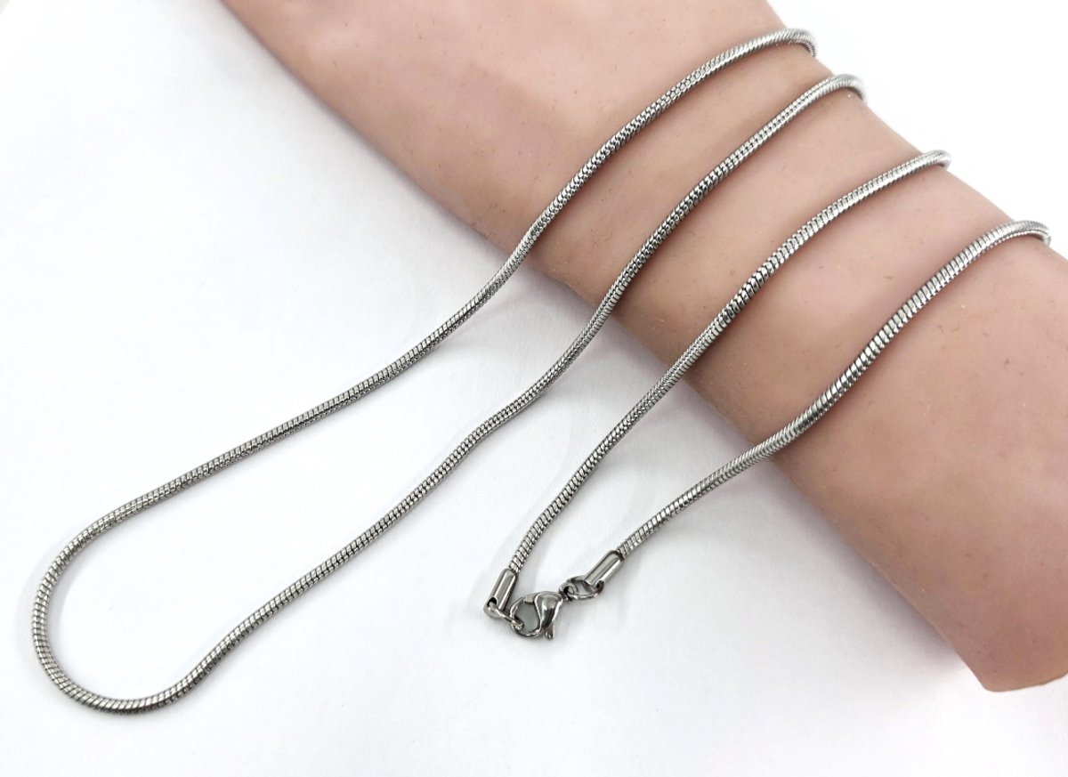 Ketting - RVS - Slangen design - L 60 cm * Br 2mm - Zilverkleur - Soepel & Elegant - Heren - Dames - Tijdloze uitstraling - comfortabel erg mooi - memory locket hanger,
