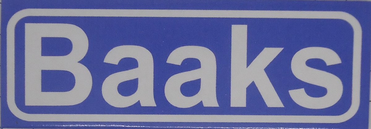 Souv© - koelkast magneet - plaatsnaam bord - kombord - souvenir - koelkastmagneetje - relatiegeschenk Baaks