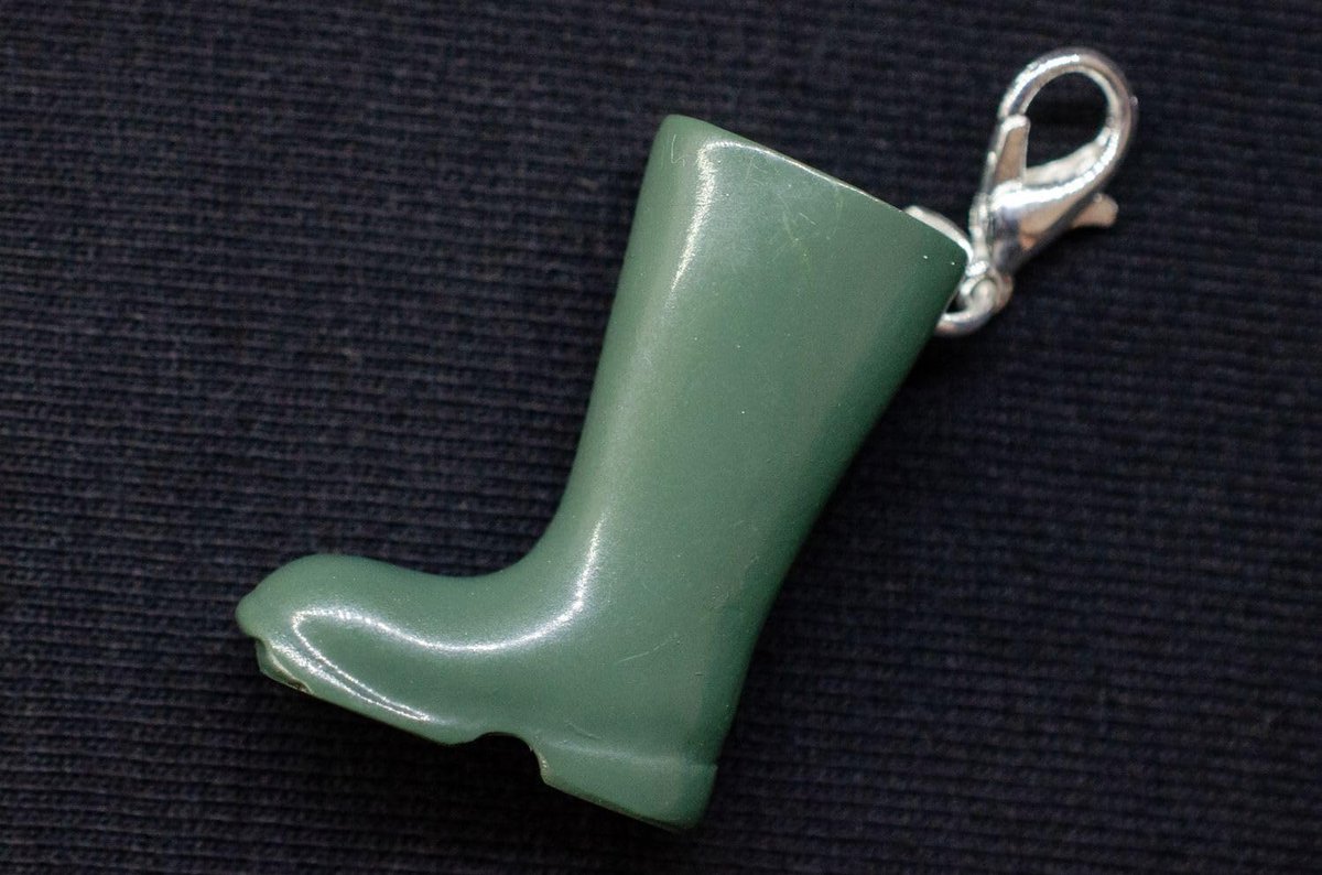 Rubberlaarzen, groen, bedellaarzen, laarzen, schoenen - handgemaakt modesieraad I verzilverde kettinghanger bedelhanger bedelarmband - hanger voor armband, 35 mm, Metaal, Geen edelsteen