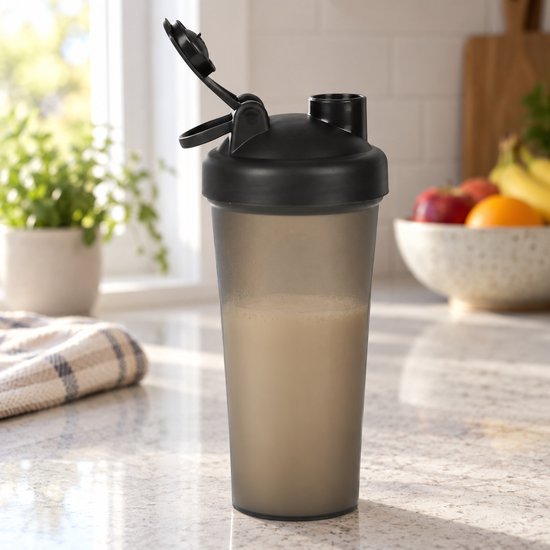 Shakerbeker 600 ml - Met RVS mengbal en maataanduiding - Zwart/grijs - 1 stuk
