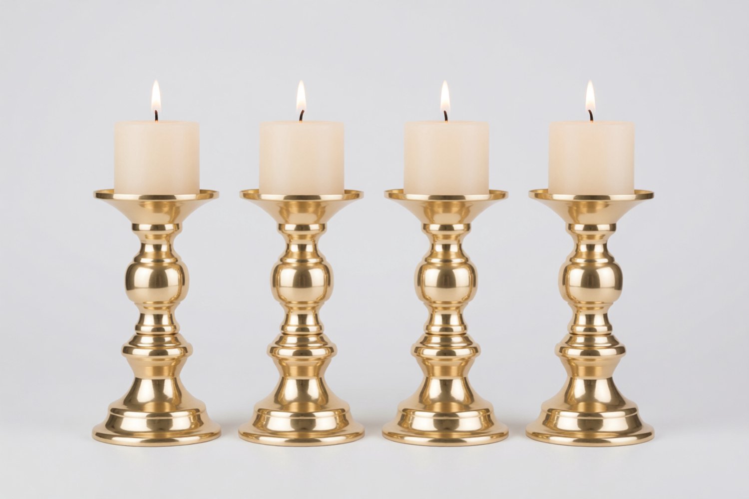 RALA Nuptio Set van 4 Gouden Metalen Pilaarkandelaars - Kandelaar voor 50mm Kaarsen - Tafeldecoratie voor Bruiloft, Feest en Evenement