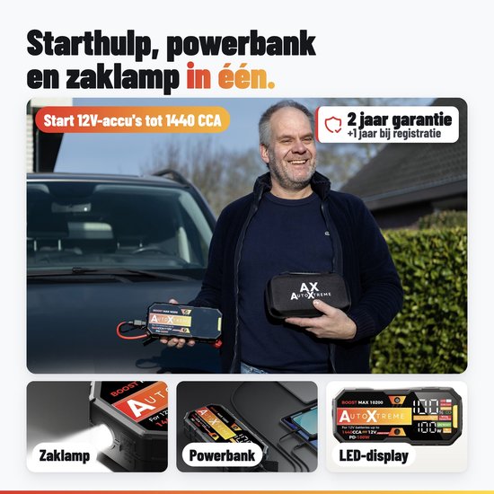 Man met AutoXtreme jumpstarter, powerbank, zaklamp en opbergkoffer.