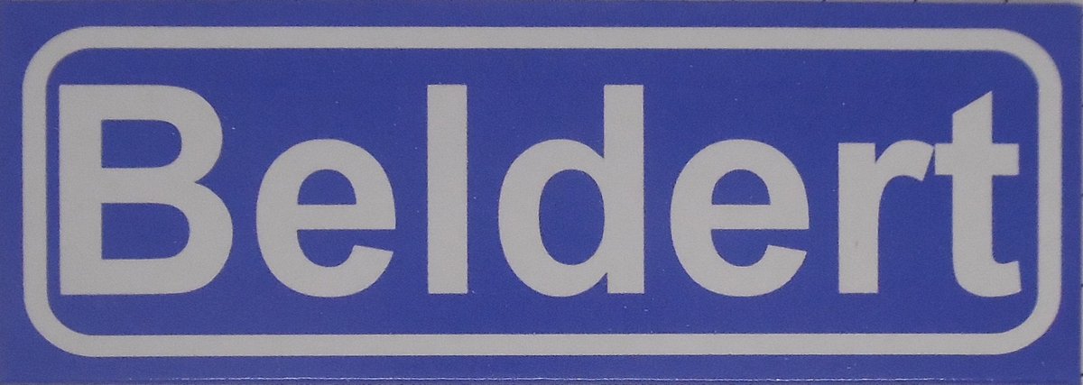Souv© - koelkast magneet - plaatsnaam bord - kombord - souvenir - koelkastmagneetje - relatiegeschenk Beldert