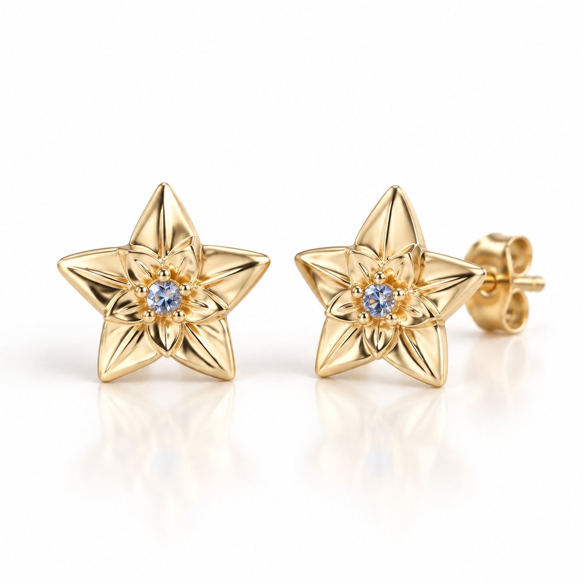Maevi® Geboortebloem Oorbellen - Maand: December - Kleur: Goud - Geboortebloem & Geboortesteen - RVS / Stainless Steel - Hoge Kwaliteit - Verkleurt niet - Oorknopjes / Oorbel - Cadeau voor Vrouwen / Geboorte / Mama / Moeder / Kraamcadeau