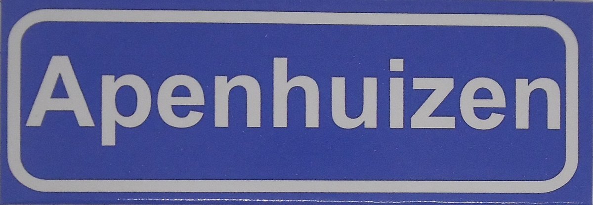 Souv© - koelkast magneet - plaatsnaam bord - kombord - souvenir - koelkastmagneetje - relatiegeschenk Apenhuizen