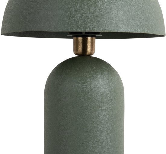Detail van de groene Boaz tafellamp van Leitmotiv met een ruwe textuur en messing accenten.