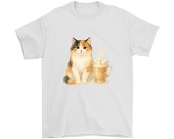 Katten Shirt – Fluffy Calico Kat met Drankje – Cozy Outfit – Unisex T-Shirt voor Dames & Heren – Origineel Cadeau